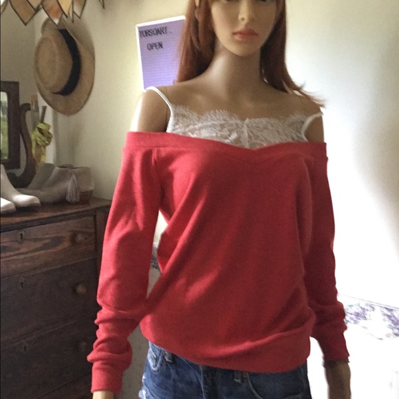 Sweatshirt in red-orange, with delicate lace tank - Picture 3 of 8